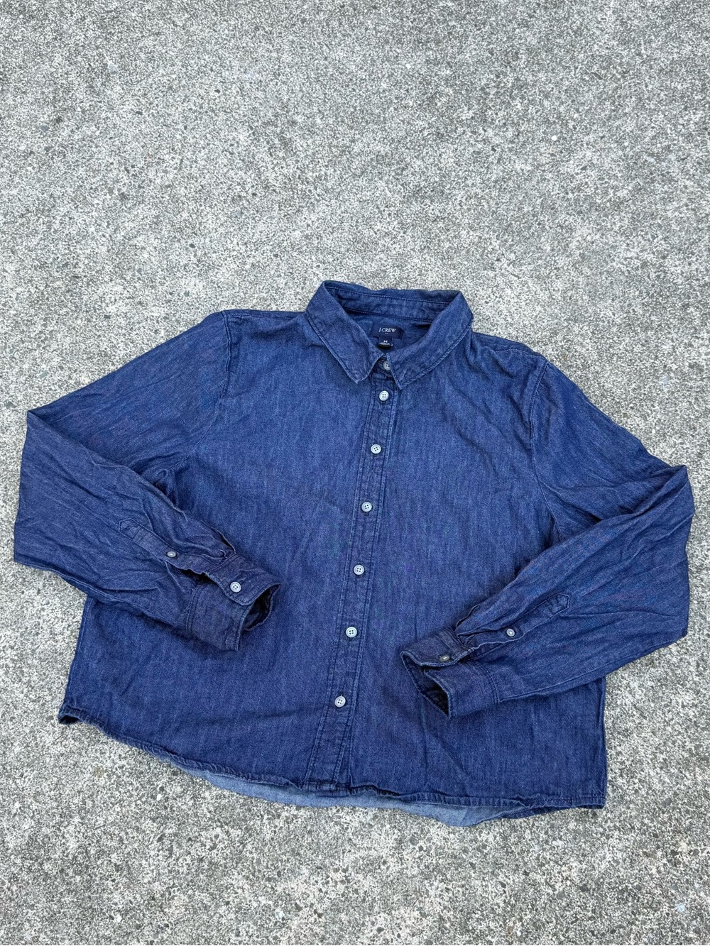 J.Crew Cropped Dark Wash Denim Shirt Size M | Classic Capsule Staple - Picture 3 of 11